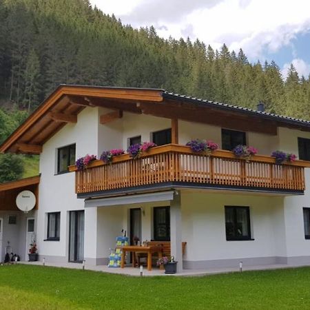 Апартаменти Haus Blickfang Нойштіфт-ім-Штубайталь Екстер'єр фото