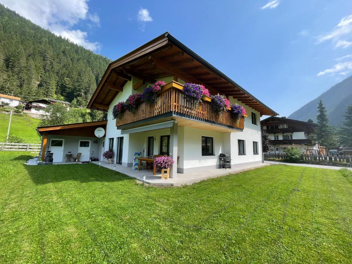 Апартаменти Haus Blickfang Нойштіфт-ім-Штубайталь Екстер'єр фото